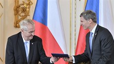Prezident České republiky Miloš Zeman (vlevo) a předseda ČOV Jiří Kejval... Prezident České republiky Miloš Zeman (vlevo) a předseda ČOV Jiří Kejval...