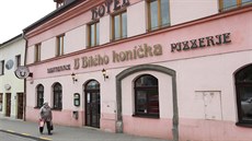 Hotel, restaurace a pizzerie stojí stále u silnice z Jihlavy do Brna. V... Hotel, restaurace a pizzerie stojí stále u silnice z Jihlavy do Brna. V...