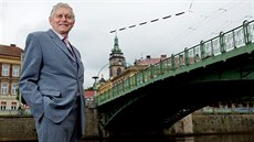 Poslanec Jiří Štětina v Hradci Králové (20.9.2013). Poslanec Jiří Štětina v Hradci Králové (20.9.2013).
