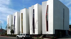Řadové domy připomínají vysoká písmena. Řadové domy připomínají vysoká písmena.
