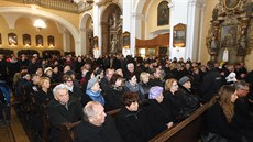 Do prostjovského kostela Povýení svatého Kíe se pily rozlouit stovky...