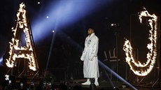 Anthony Joshua nastupuje k souboji o mistra světa těžké váhy. Anthony Joshua nastupuje k souboji o mistra světa těžké váhy.