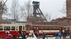 Jízda legendárním eským motorákem ady M152 po hornických vlekách je velkým...