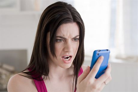 Zákazníci Vodafonu s datovými SIM se v zahranií ji brzy nepipojí. Ilustraní snímek