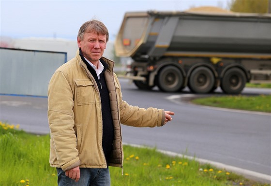 Miloslav Kozák, ocenný policista na kruhovém objezdu u chebské prmyslové...