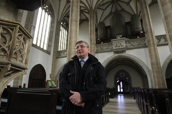 Arcidkan Miroslav imáek v kostele Nanebevzetí Panny Marie