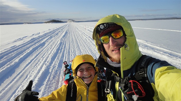 Markéta Peggy Marvanová a Adam Závika na trati závodu Lapland Extreme...
