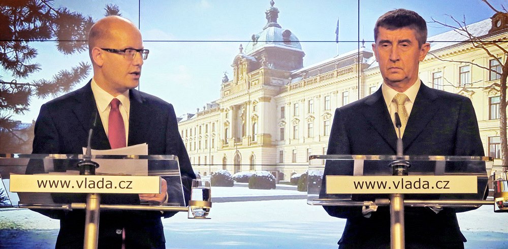Premiér Bohuslav Sobotka na tiskové konferenci, na které oznámil, že předá... Premiér Bohuslav Sobotka na tiskové konferenci, na které oznámil, že předá...