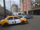 Známý JůTuber MikeJePan si umístil reklamu na retro voze veřejné bezpečnosti přímo v pěší zóně na náměstí Republiky, ale strážníkům se to nelíbilo zasahovala odtahovka. Známý JůTuber MikeJePan si umístil reklamu na retro voze veřejné bezpečnosti přímo v pěší zóně na náměstí Republiky, ale strážníkům se to nelíbilo zasahovala odtahovka.