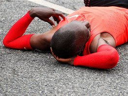 VYERPN. Kesk vytrvalec Eliud Kipchoge po maratonu na okruhu v Monze.