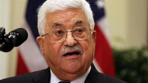 Vdce palestinsk samosprvy Mahmd Abbs pi setkn s americkm prezidentem Donaldem Trumpem v Blm dom (3. kvtna 2017)