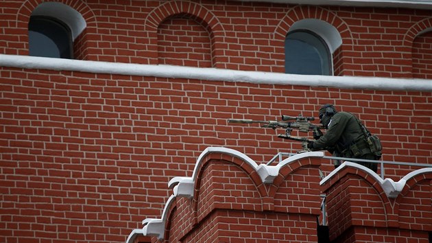 Rusk vojensk pehldka na Rudm nmst v Moskv k oslav vro konce druh svtov vlky (9. kvtna 2017)