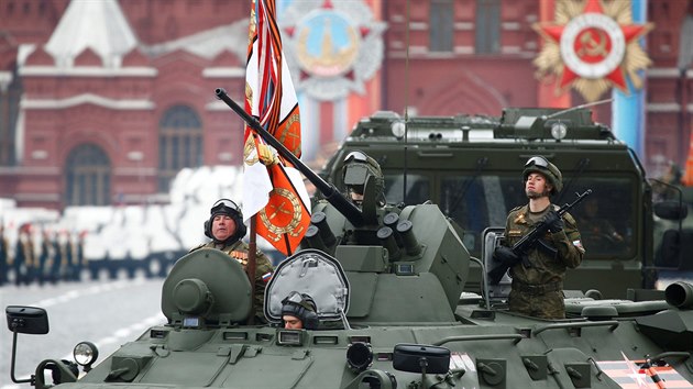 Rusk vojensk pehldka na Rudm nmst v Moskv k oslav vro konce druh svtov vlky (9. kvtna 2017)