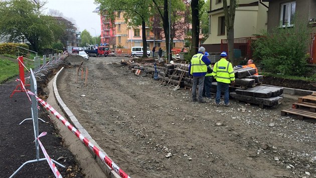 Rozkopan ulice Na Okraji na praskch Petinch (27. dubna, 9:30)