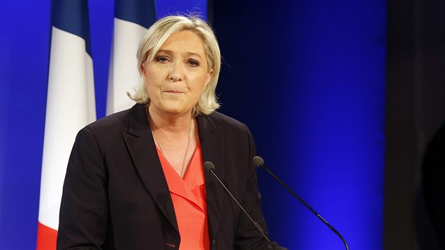 Marine Le Penov uznala volebn porku (7. kvtna 2017)