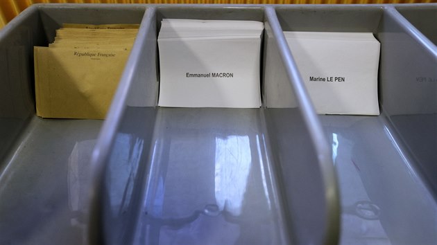 Pipraven hlasovac lstky ve volebn mstnosti v Marseille (7. kvtna 2017).