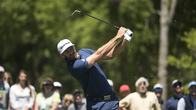 Dustin Johnson na turnaji Wells Fargo ve Wilmingtonu.