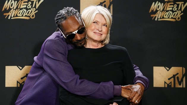 Snoop Dogg a Martha Stewartov na ceremonilu cen MTV