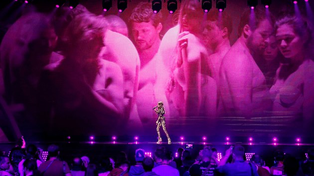 Martina Brta bhem zkouek na semifinle leton Eurovision Song Contest (8. kvtna 2017).