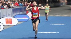 Petr Pechek byl prvním Čechem v cíli Pražského maratonu a stal se mistrem... Petr Pechek byl prvním Čechem v cíli Pražského maratonu a stal se mistrem...