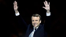 Emmanuel Macron pedstoupil za zvuk Ódy na radost, hymny Evropské unie, ped...