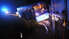 Autobus havaroval u Hemanic na Frýdlantsku.