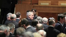 Prezident Miloš Zeman vystoupil před senátory. (21. března 2013) Prezident Miloš Zeman vystoupil před senátory. (21. března 2013)