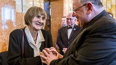 Disidentka a chartistka Dana Němcová získala Cenu Arnošta Lustiga. (2. května... Disidentka a chartistka Dana Němcová získala Cenu Arnošta Lustiga. (2. května...