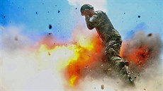 Americká armádní fotografka Hilda I. Claytonová zachytila okamžik výbuchu v... Americká armádní fotografka Hilda I. Claytonová zachytila okamžik výbuchu v...