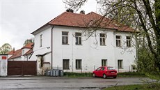 Ve starém statku v Purkraticích bydlí několik desítek nepřizpůsobivých občanů. Ve starém statku v Purkraticích bydlí několik desítek nepřizpůsobivých občanů.