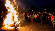 Svatojakubská noc v Borov nad Vltavou u eských Budjovic, kde krom pálení...