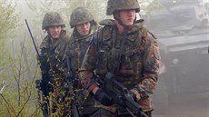 Němečtí vojáci s puškami G36 Němečtí vojáci s puškami G36