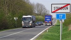 Běžný obrázek ve Stradouni se za několik let ještě výrazně zhorší. Před obcí... Běžný obrázek ve Stradouni se za několik let ještě výrazně zhorší. Před obcí...