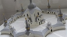 K zelenohorskému kostelu patřily i vysoké stély na věžích ambitu. Zatím jsou... K zelenohorskému kostelu patřily i vysoké stély na věžích ambitu. Zatím jsou...