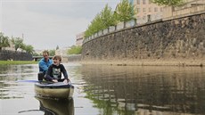 Na plzeňské náplavce na břehu Mže se letos otevře půjčovna loděk. Vyhledávaná... Na plzeňské náplavce na břehu Mže se letos otevře půjčovna loděk. Vyhledávaná...