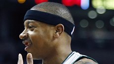 Isaiah Thomas z Bostonu ukazuje svůj vyražený zub. Isaiah Thomas z Bostonu ukazuje svůj vyražený zub.