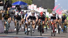 André Greipel spurtuje do cíle 2. etapy Gira. André Greipel spurtuje do cíle 2. etapy Gira.