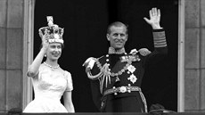 Královna Albta II. a princ Philip po korunovaci (Londýn, 2. ervna 1953)