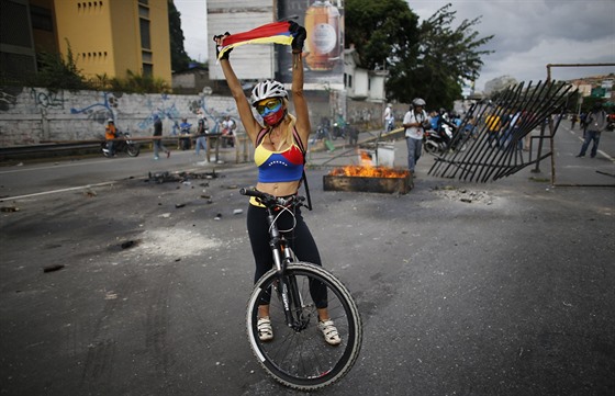 Protesty proti prezidentu Nicolási Madurovi v hlavním mst Venezuely. (15.5....