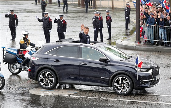 Emmanuel Macron pi ceremonilu u Vtznho oblouku (14. kvtna 2017)