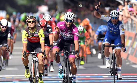 Fernando Gaviria vítzí ve dvanácté etap cyklistického Gira.