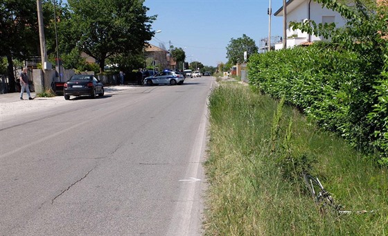 Fotografie z nehody Nickyho Haydena, na kole se srazil s automobilem.