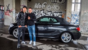 Motorká Jakub Kornfeil a krásn vytoená BMW M2