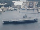 Americká letadlová lo USS Ronald Reagan v japonském pístavu Kjódó (16. kvtna...