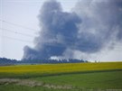 Dne 10.5.2017 krátce po šestnácté hodině vypukl v areálu firmy Sycorex CR s.r.o. zabývající se ekologickou likvidací a zpracováním gumy mohutný požár, který zachvátil celou halu i hromady pneumatik okolo haly. Na místo se postupně sjelo 21 jednotek hasičů Dne 10.5.2017 krátce po šestnácté hodině vypukl v areálu firmy Sycorex CR s.r.o. zabývající se ekologickou likvidací a zpracováním gumy mohutný požár, který zachvátil celou halu i hromady pneumatik okolo haly. Na místo se postupně sjelo 21 jednotek hasičů