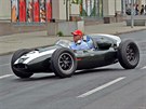 Spanilá jízda historických vozidel v Mostě před víkendovými závody na autodromu v Mostě. Spanilá jízda historických vozidel v Mostě před víkendovými závody na autodromu v Mostě.