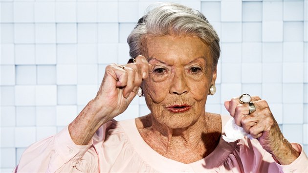 Herečka Zdenka Procházková v diskusním pořadu Rozstřel. Herečka Zdenka Procházková v diskusním pořadu Rozstřel.