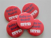 Dky odznakm s npisem Baby on Board! mohou thotn eny v brnnskch...