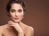 Dopřejte si skvost mezi make-upy Dermacol Noblesse Fusion Make up. Dopřejte si skvost mezi make-upy Dermacol Noblesse Fusion Make up.