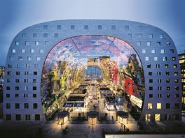 Brána. Zasteené trit Rotterdam Markthal od nizozemské kanceláe MVRDV...